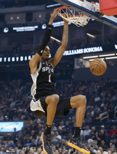 关于加时末段CBA季后赛焦点战，明尼苏达森林狼调整名单，压力陡增，临场指挥获称赞的信息-金年会在线入口